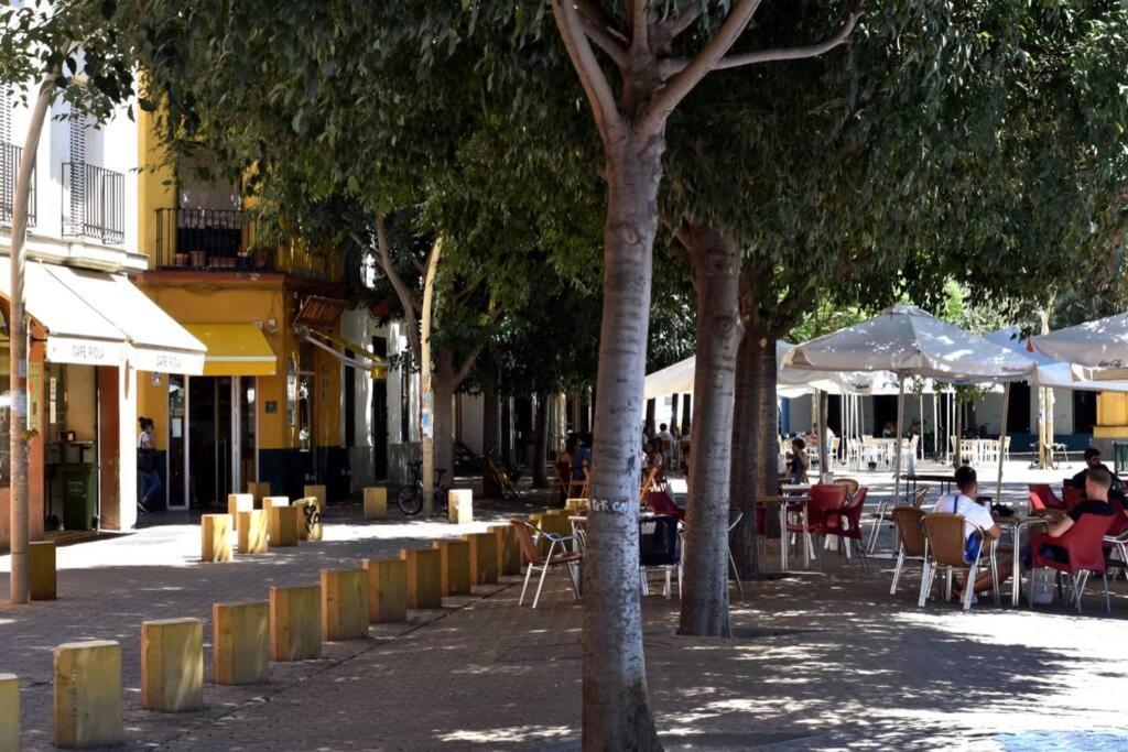 Alameda De Hércules, Gate Of Center * Séville